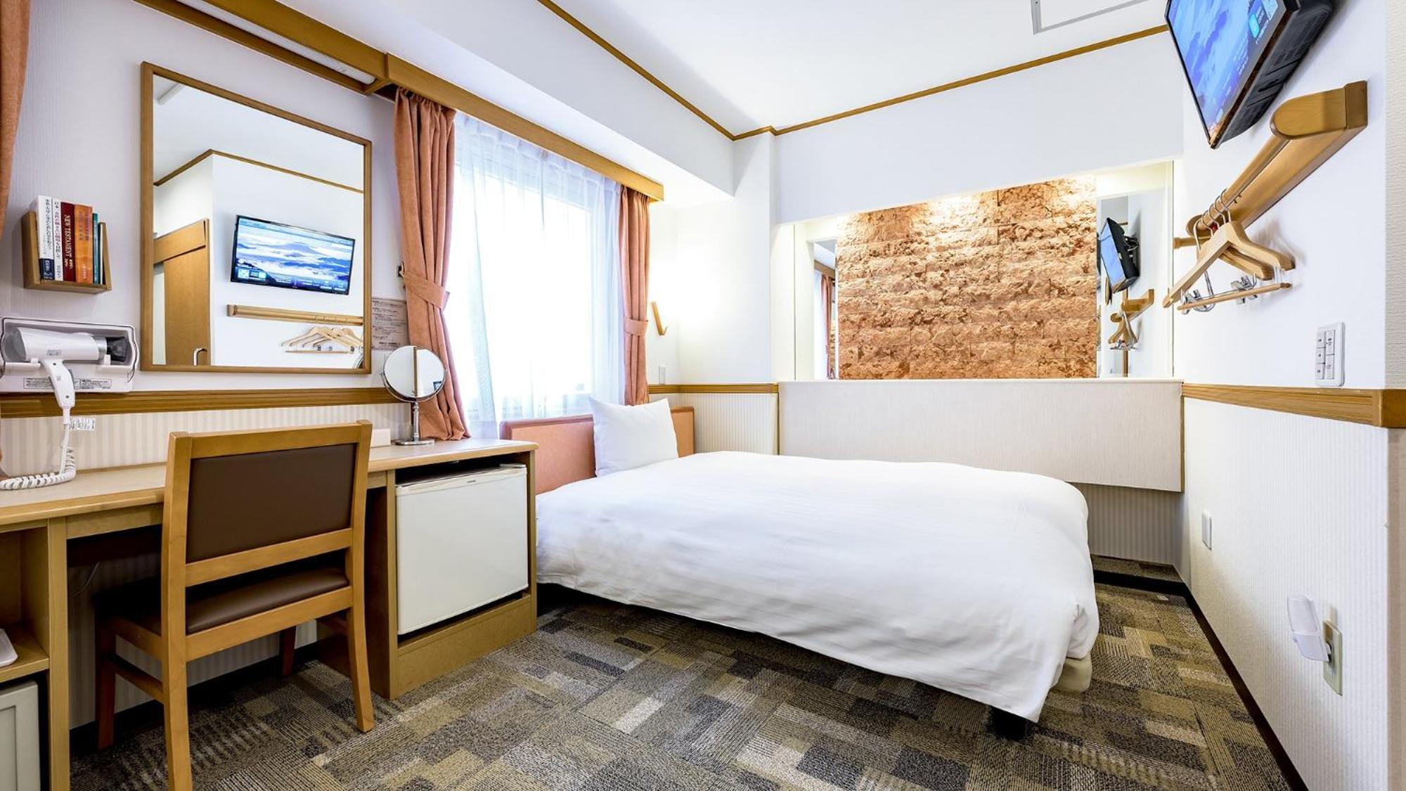 Toyoko Inn Takasaki Eki Nishi Guchi No 1 Room photo